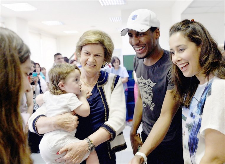 The international Jonathan Batiste and Monica Yunus  guests of honor at the Chronic Care Center
